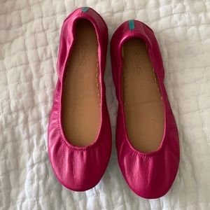 Tieks flat shoes size 7 pink